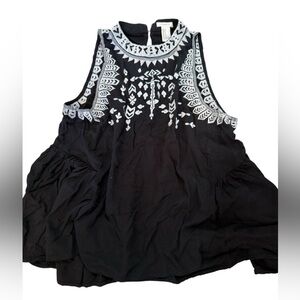 Forever 21 Black Embroidered Sleeveless Blouse – Size medium